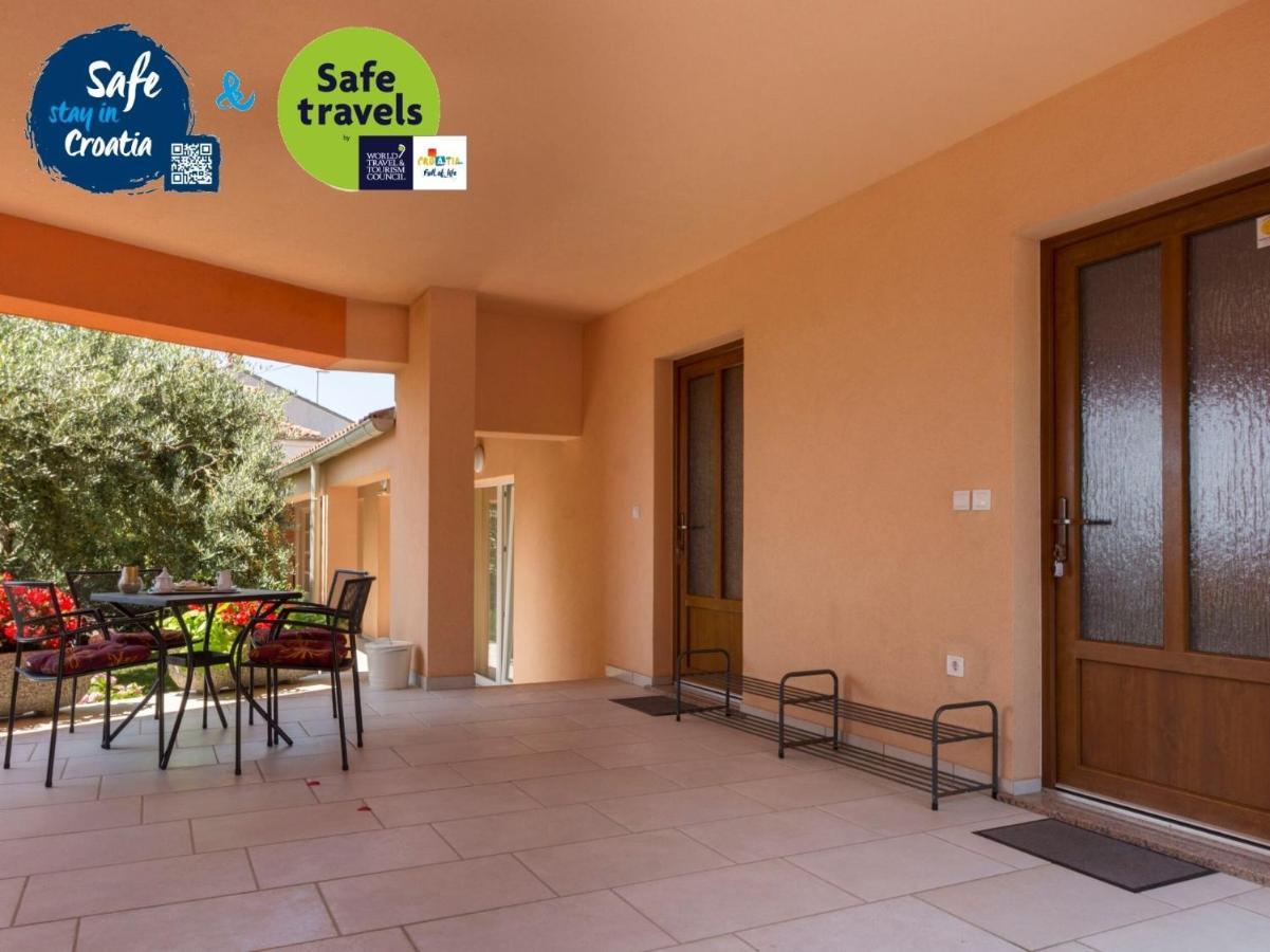Apartments Petra Near Beach Veruda Ngoại thất bức ảnh