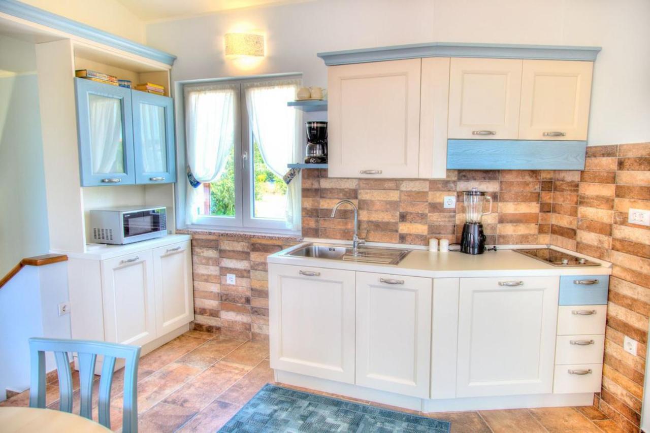 Apartments Petra Near Beach Veruda Ngoại thất bức ảnh